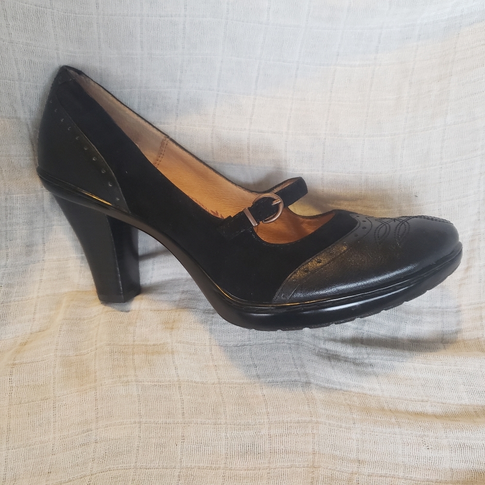 Sofft  Black Leather Wingtip Mary Jane Pumps 8-1/2